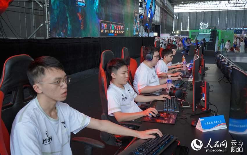 是不少球迷 是不少球迷