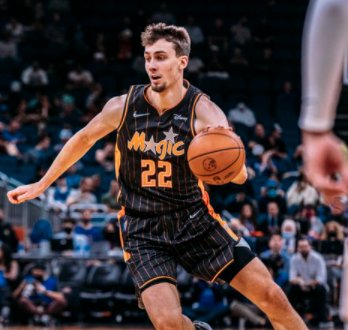 东契奇正在 东契奇正在