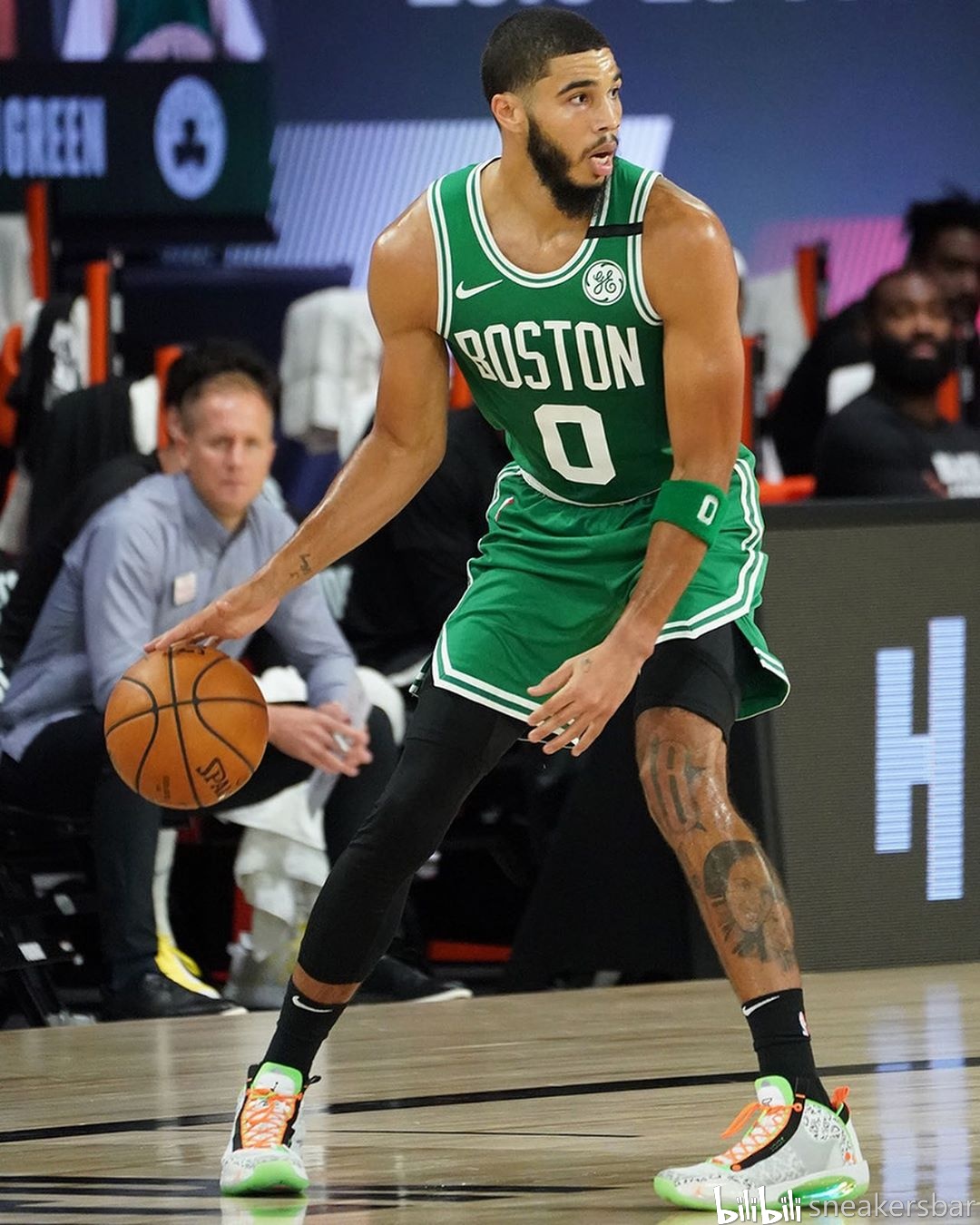 为媒体的头 为媒体的头