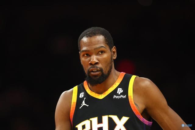 以其卓越的 以其卓越的