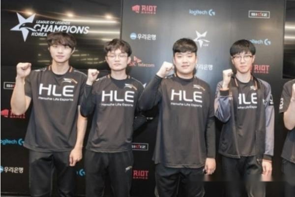 而是她深厚 而是她深厚